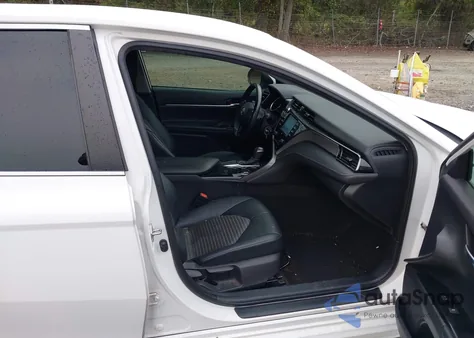 2020 Toyota Camry Se z USA, uszkodzony, nr VIN 4T1G11AK5LU935900